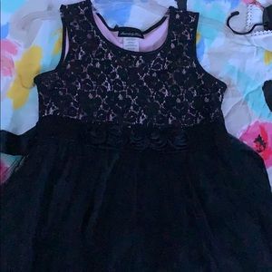 A black formal kid dress